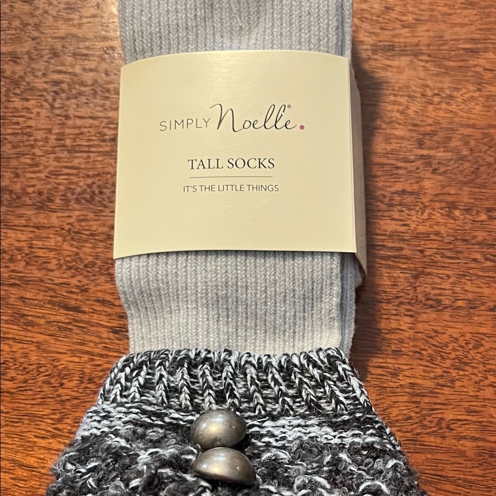 NWT Simply Noelle Tall Socks one pair (KC B)